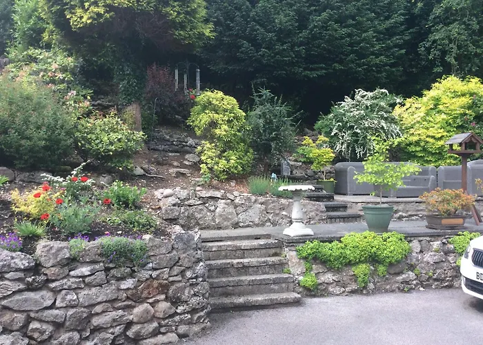 Elton Guest House